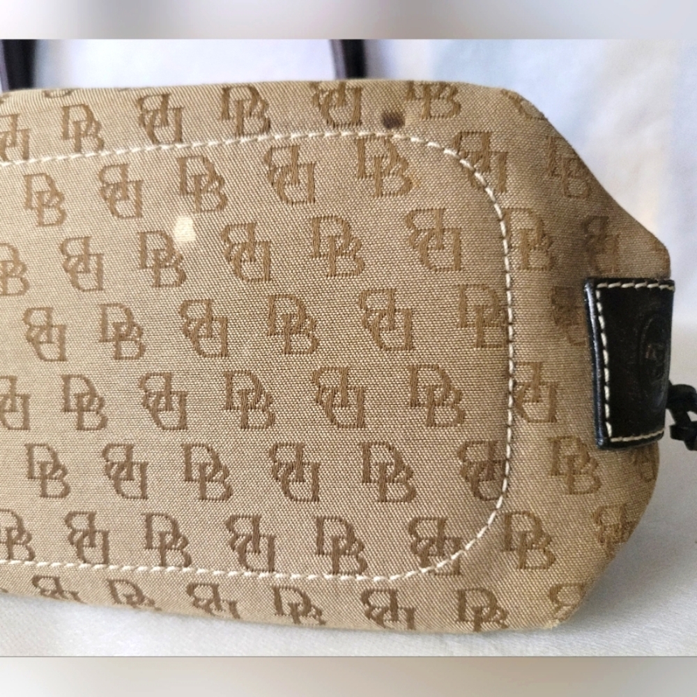 Dooney & Bourke Signature Canvas Tassle Shoulder Bag, Vintage Collectible - Picture 9 of 10